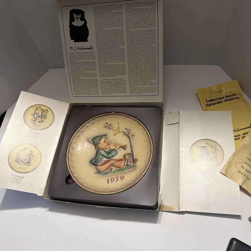 Goebel Hummel 1979 Annual Plate Singing Lesson Bas Relief Hum 272 West Germany